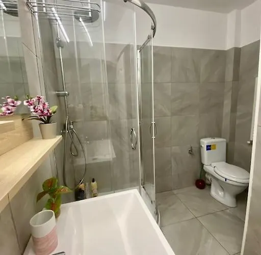 Heart Of The Ultracentral Old Town Bucureşti