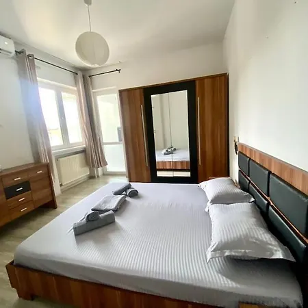 Heart Of The Ultracentral Old Town Bukarest